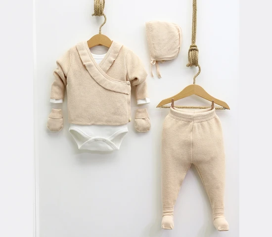 סט 3 חלקים NIPPERLAND בצבע ביג עליונית לבנה עם כובע וכפפות