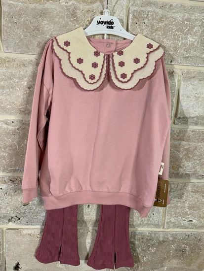 טרינינג מבית VOVOIDO בצבע מסטיק עם טייץ