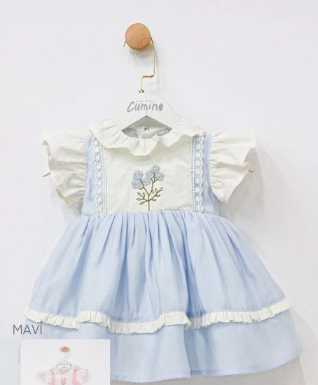 שמלה מהממת בצבע כחול בהיר ולבן מבית CUMINO