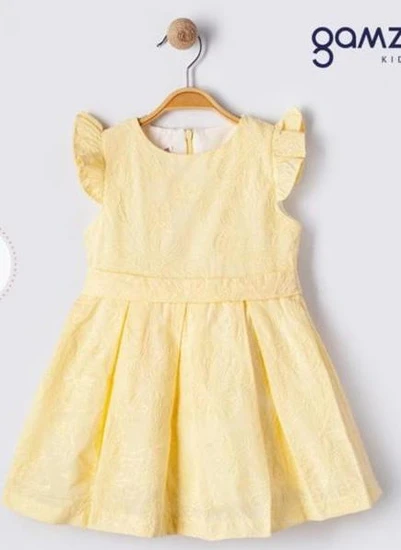 שמלה צהובה מיוחדת קלילה