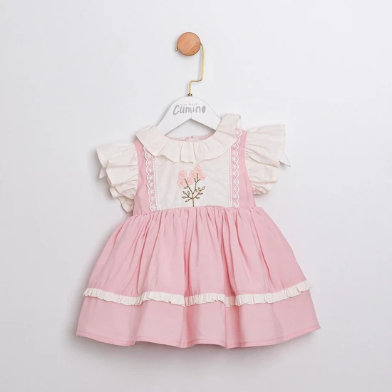 שמלה יפיפיה כתומה עם פרחים מקדימה